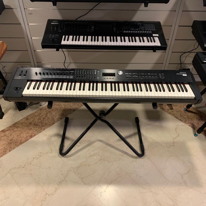 ROLAND RD2000 88 TASTI USATO main product photo
