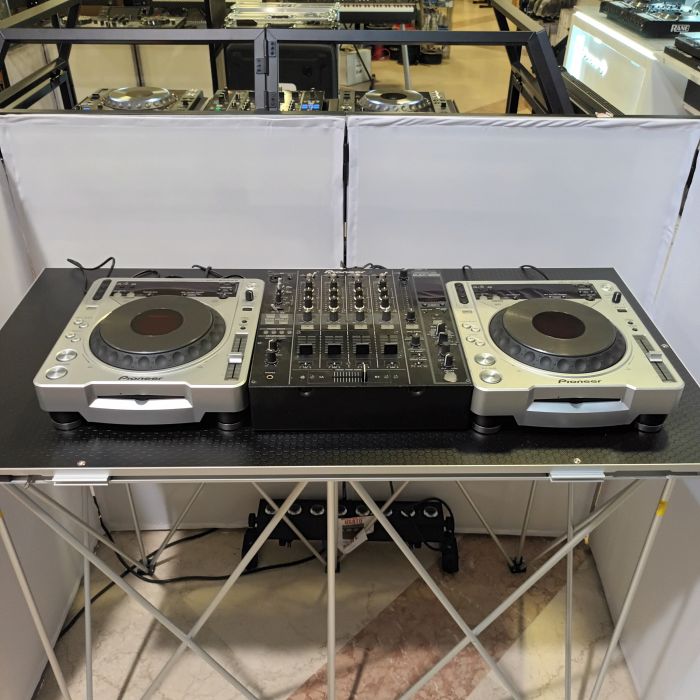 CONSOLLE DJ 2 LETTORI PIONEER CDJ800+MIXER PIONEER DJM800 USATI main product photo