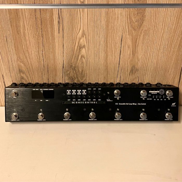 ALIMENTATORE ONE CONTROL CROCODILE TAIL LOOP WING OC10W USATO main product photo