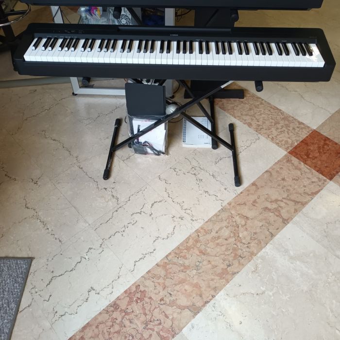 PIANOFORTE DIGITALE YAMAHA P145 USATO main product photo