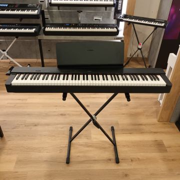 PIANOFORTE DIGITALE YAMAHA P225 usato