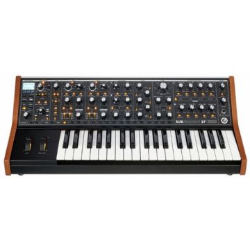 Moog Subsequent 37 Moog Subsequent 37